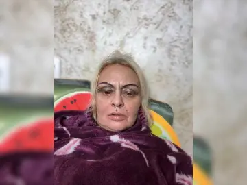 GardenerofIllusions  live sex cam