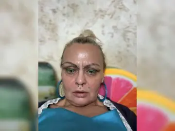 GardenerofIllusions  live sex cam