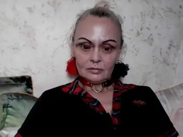 GardenerofIllusions  live sex cam