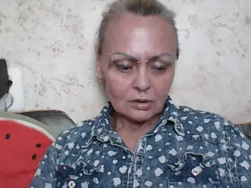 GardenerofIllusions  live sex cam