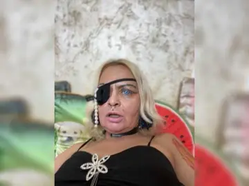 GardenerofIllusions  live sex cam