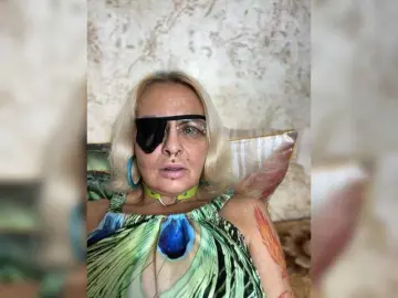 GardenerofIllusions  live sex cam