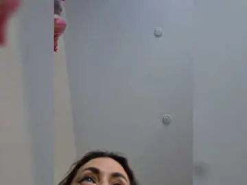 MIAKISA  live sex cam