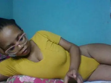 Prettyzari  live sex cam