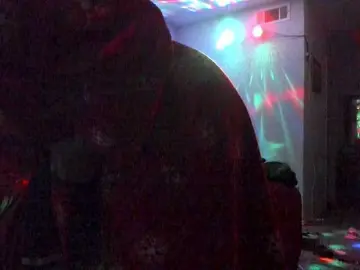 Yiauana  live sex cam
