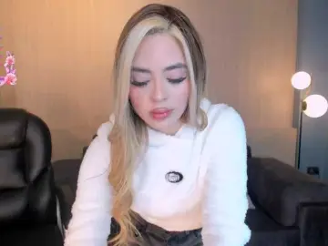 JuanitaClay  live sex cam