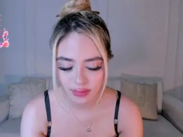 JuanitaClay  live sex cam