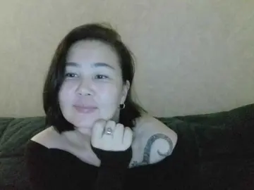 Nettie-Allie  live sex cam