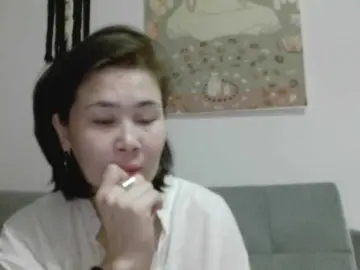 Nettie-Allie  live sex cam