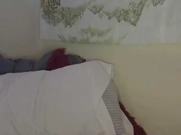 Savagetonguee  live sex cam