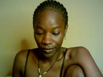 Savagetonguee  live sex cam