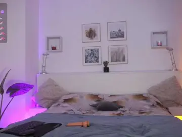 L1ttle-kiki  live sex cam