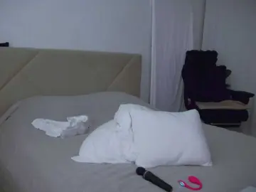 LOVEIS-  live sex cam