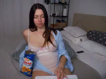 LOVEIS-  live sex cam