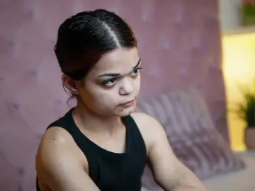 MaiaMini  live sex cam