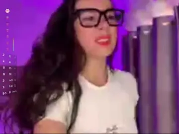 NikaV9ro  live sex cam