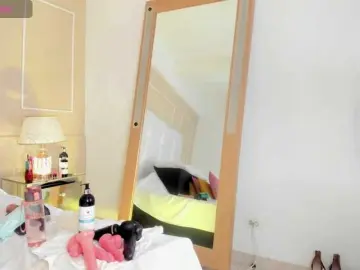 Mature-whore  live sex cam