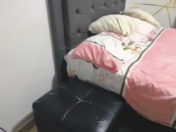 Shirlyhotxx  live sex cam