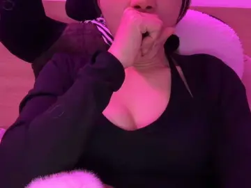 Julia-Zhen  live sex cam