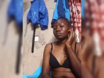 PrincessDee  live sex cam