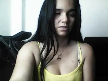 XiomaraSmith4  live sex cam