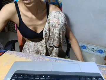 Yeasty1men  live sex cam