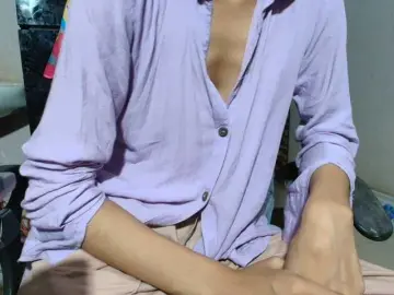 Yeasty1men  live sex cam
