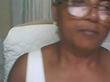 Hotmomsexy  live sex cam