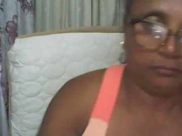 Hotmomsexy  live sex cam