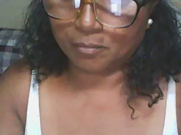 Hotmomsexy  live sex cam