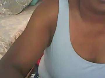 Hotmomsexy  live sex cam