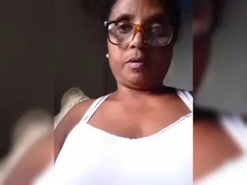 Hotmomsexy  live sex cam