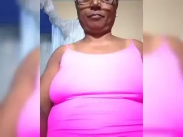 Hotmomsexy  live sex cam