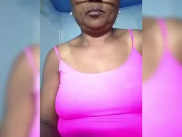 Hotmomsexy  live sex cam