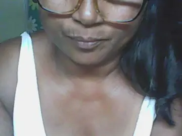 Hotmomsexy  live sex cam