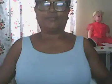 Hotmomsexy  live sex cam