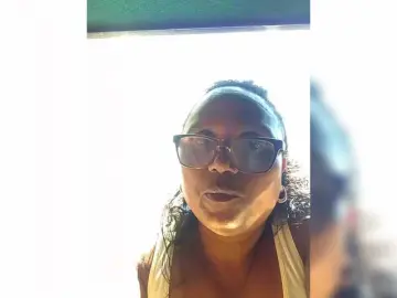 Hotmomsexy  live sex cam