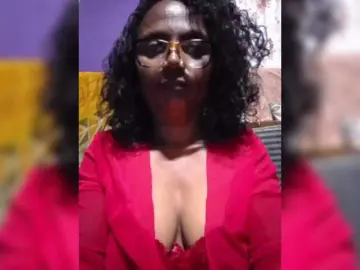 Hotmomsexy  live sex cam