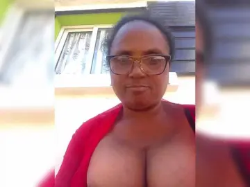 Hotmomsexy  live sex cam