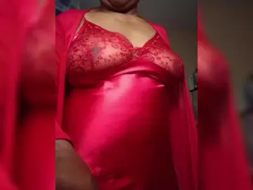 Hotmomsexy  live sex cam