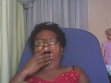 Hotmomsexy  live sex cam