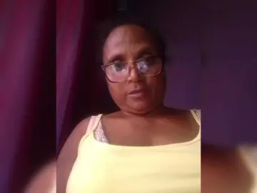 Hotmomsexy  live sex cam