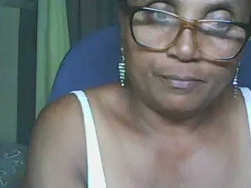 Hotmomsexy  live sex cam