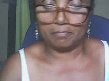 Hotmomsexy  live sex cam