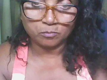 Hotmomsexy  live sex cam