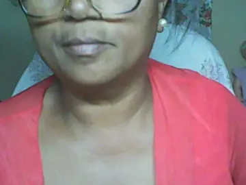 Hotmomsexy  live sex cam