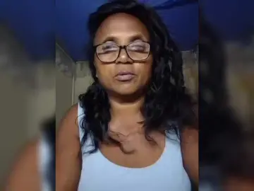 Hotmomsexy  live sex cam