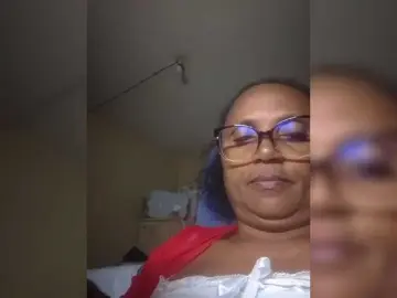 Hotmomsexy  live sex cam