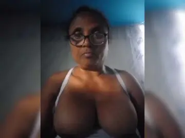 Hotmomsexy  live sex cam
