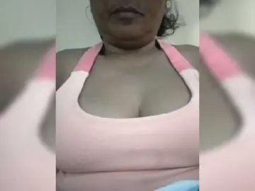 Hotmomsexy  live sex cam